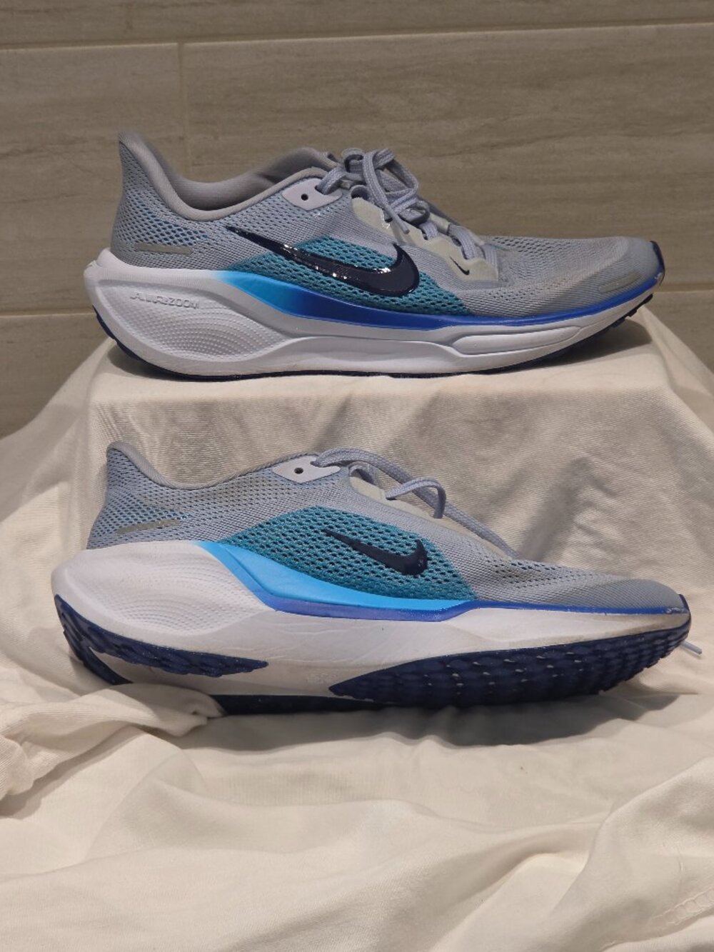 NIKE PEGASUS 41 AIR ZOOM ROAD RUNNING SHOES, FOOTBALL GREY, SIZE 6.5Y